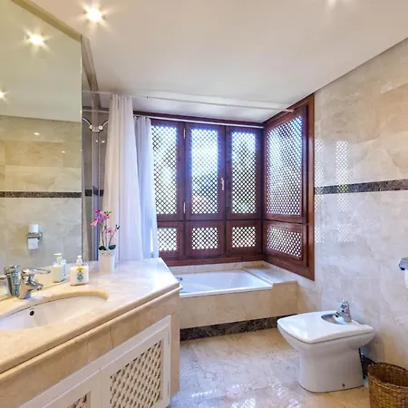 Apartment La Alzambra, Puerto Banus Marbella