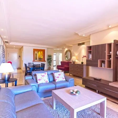 La Alzambra, Puerto Banus Apartment