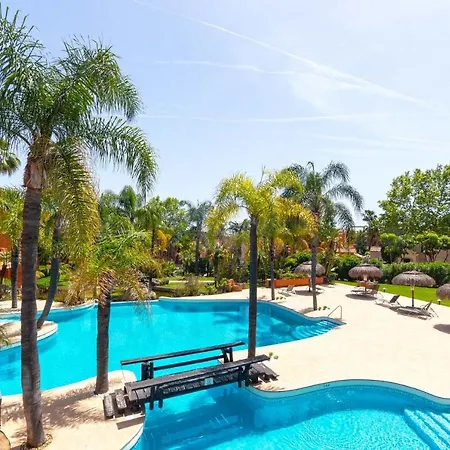 La Alzambra, Puerto Banus Apartment *