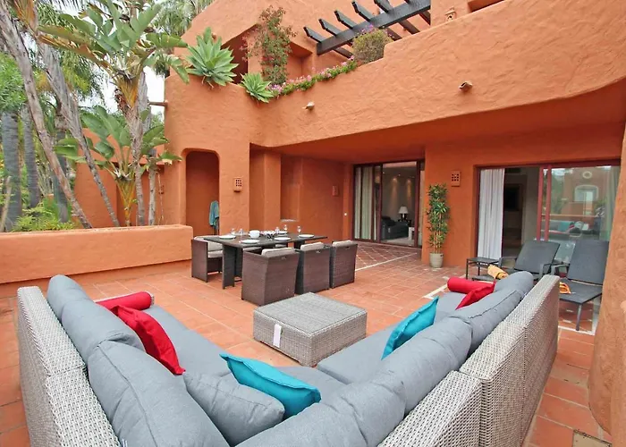 La Alzambra, Puerto Banus *